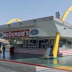 W którym roku powstał McDonald's? Odkryj jego fascynującą historię