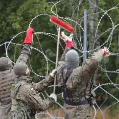 Wojna hybrydowa: poznaj prawdziwe oblicze nowoczesnych konfliktów