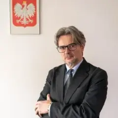 Konrad Komornicki: Barwne i tragiczne życie artysty. Biografia malarza