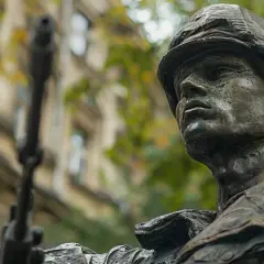 Pomnik Powstańca Warszawskiego: Symbol niezłomności. Historia i znaczenie