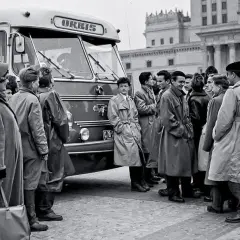 Wyjście z koszar: Jak wyglądało w PRL-u? Zaskakujące fakty i mity epoki