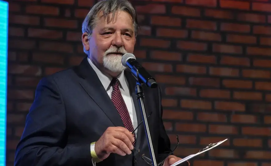Jacek Tomaszewski: Kim jest tajemniczy imiennik? Biografia i życiorys